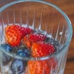 Chia pudding / Jogurt s granolou a čerstvým ovocím 